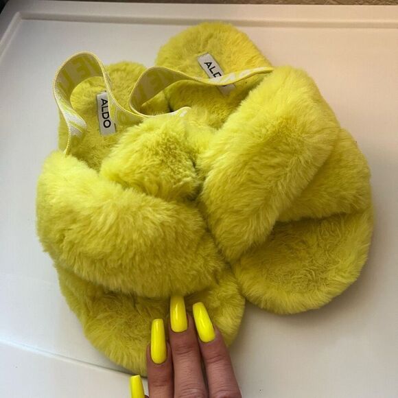 ALDO neon yellow slippers furry slides size M - Picture 3 of 5